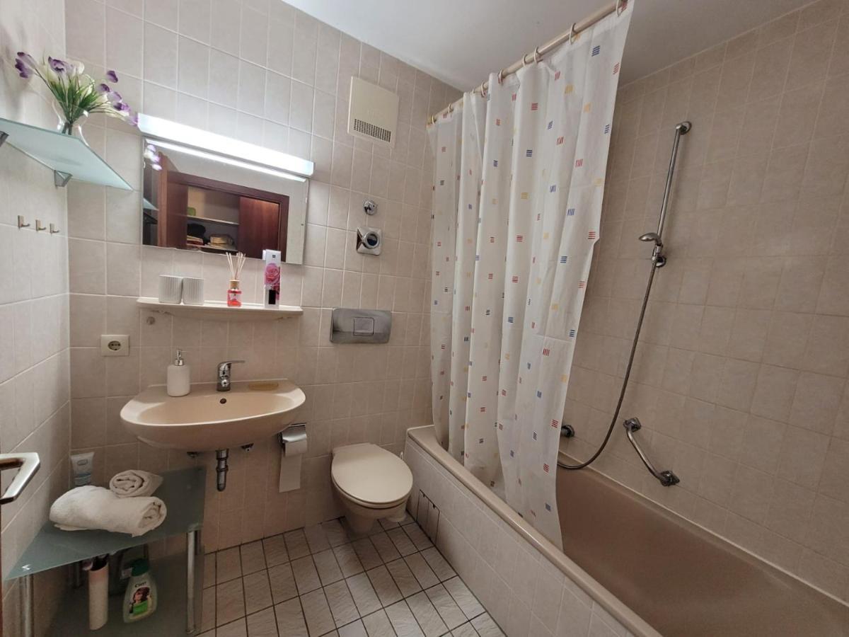 Appartement An Der Weinstrasse Bad Bergzabern Exteriör bild